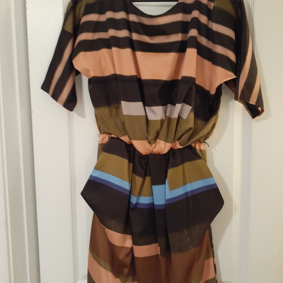 Dress - Picture 4 of 4